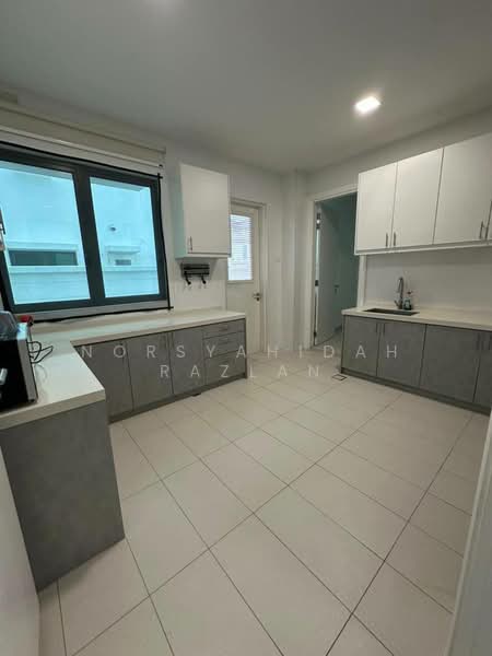 Semi-Detached House for Sale in Cyber 9 (Cyberjaya) - Norsyahidah Razlan - Kitchen - PropertyGuru.com.my