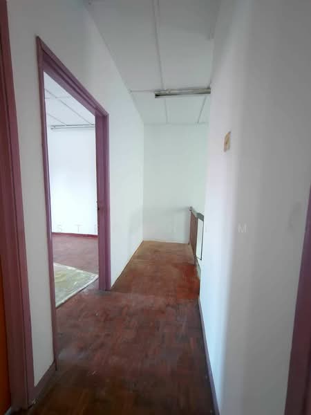 Rumah Teres 2 Tingkat untuk Dijual di Alam Damai (Cheras) - Stephen Lim - Corridor - PropertyGuru.com.my