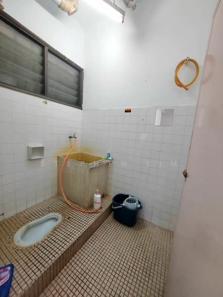 Rumah Teres 2 Tingkat untuk Dijual di Alam Damai (Cheras) - Stephen Lim - Bathroom - PropertyGuru.com.my