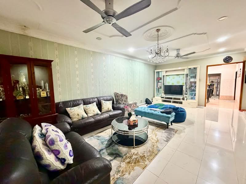 2-storey Terraced House for Sale in Bukit Jelutong (Shah Alam) - Aizuddin Ali - Living Room - PropertyGuru.com.my