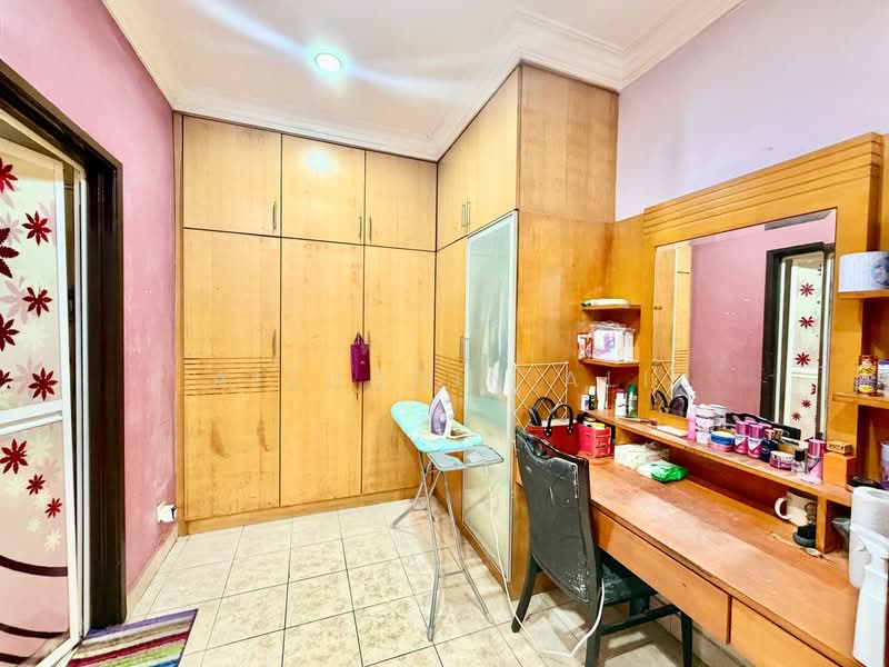 2-storey Terraced House for Sale in Bukit Jelutong (Shah Alam) - Aizuddin Ali - PropertyGuru.com.my