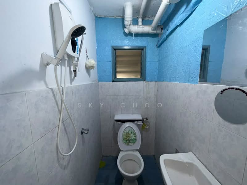 Apartment for Sale at Anggerik Apartment - Sky Choo - Bathroom - PropertyGuru.com.my