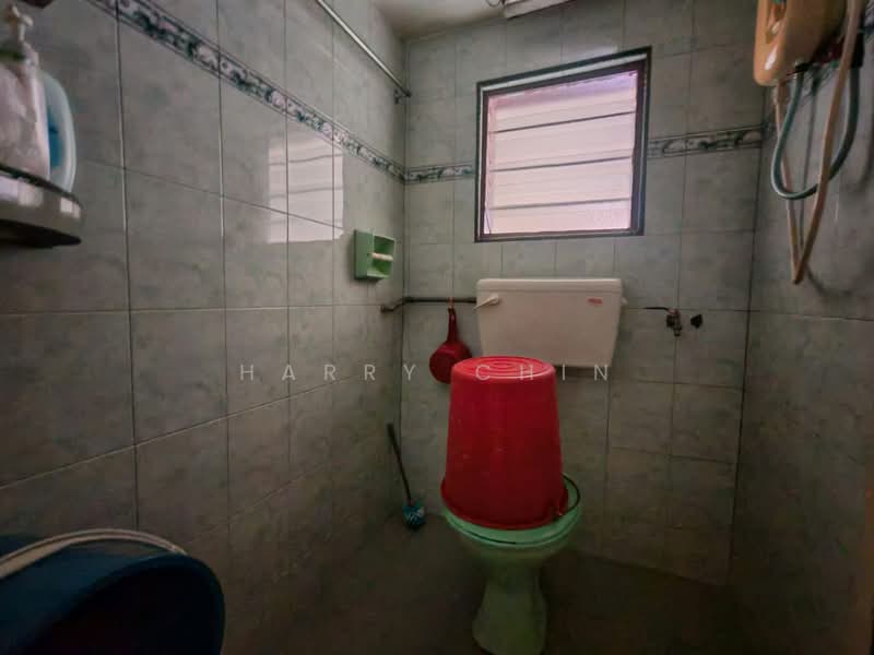 Rumah Teres 1 Tingkat untuk Dijual di Karak (Pahang) - Harry Chin - Bathroom - PropertyGuru.com.my