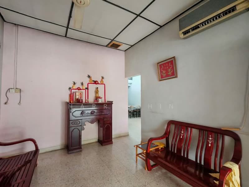 Rumah Teres 1 Tingkat untuk Dijual di Karak (Pahang) - Harry Chin - Living Room - PropertyGuru.com.my