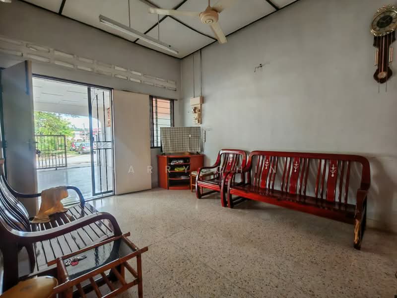 Rumah Teres 1 Tingkat untuk Dijual di Karak (Pahang) - Harry Chin - Living Room - PropertyGuru.com.my