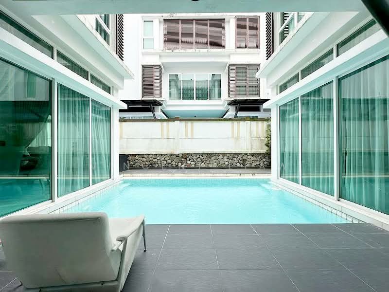 Rumah Berkembar untuk Dijual di Tropicana (Selangor) - Vincent Liaw - Pool - PropertyGuru.com.my
