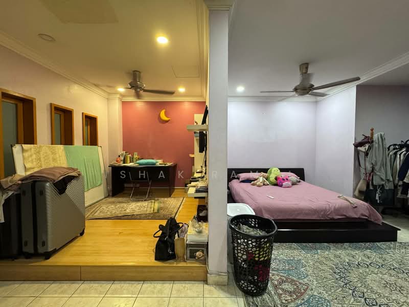 Rumah Teres 2 Tingkat untuk Dijual di Bukit Jelutong (Shah Alam) - Ishak Ramli - Bedroom - PropertyGuru.com.my