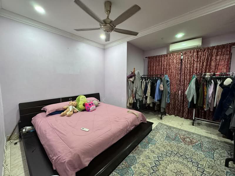 Rumah Teres 2 Tingkat untuk Dijual di Bukit Jelutong (Shah Alam) - Ishak Ramli - Bedroom - PropertyGuru.com.my