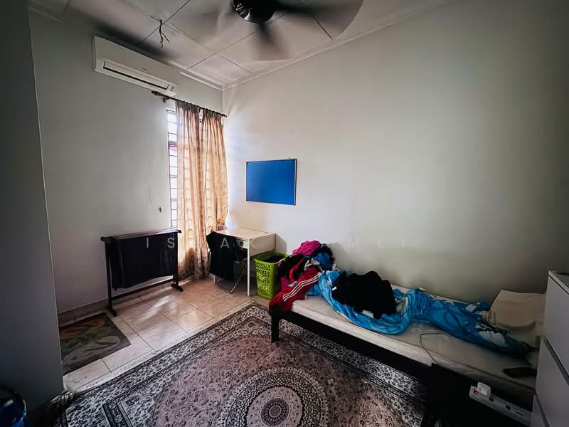 Rumah Teres 2 Tingkat untuk Dijual di Bukit Jelutong (Shah Alam) - Ishak Ramli - Bedroom - PropertyGuru.com.my