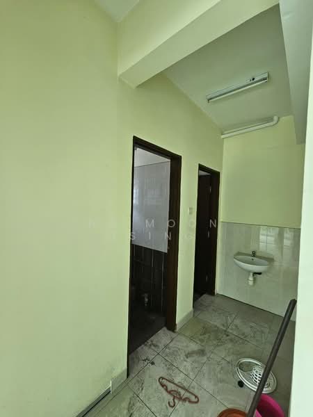 Kilang untuk Dijual di Rawang (Selangor) - Ng Moon Tsing - Corridor - PropertyGuru.com.my