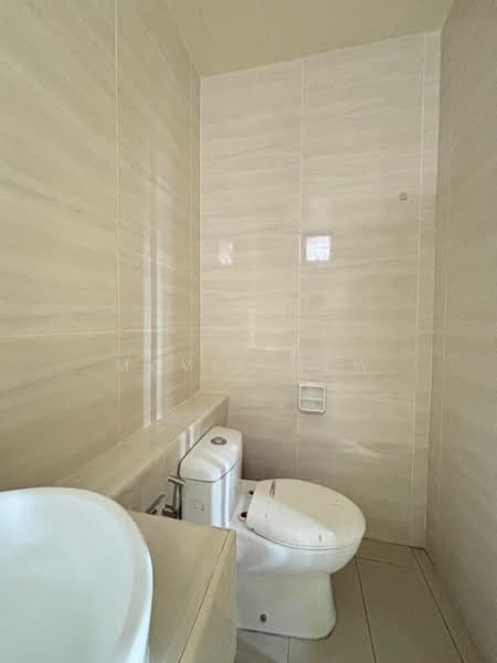 Servis Apartment untuk Disewa di D'Summit Residences - Mavis Hew - Bathroom - PropertyGuru.com.my