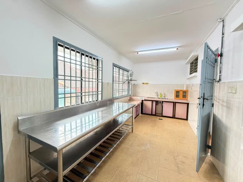 Rumah Teres 1 Tingkat untuk Disewa di Taman Flora Heights (Pasir Gudang) - Mavis Hew - Kitchen - PropertyGuru.com.my