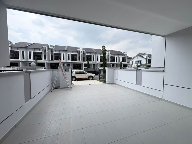 Rumah Teres 2 Tingkat untuk Disewa di Taman Mount Austin (Tebrau) - Gary Tu - Exterior - PropertyGuru.com.my