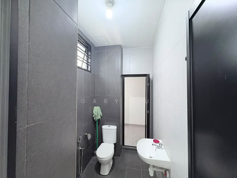 Rumah Teres 2 Tingkat untuk Disewa di Taman Mount Austin (Tebrau) - Gary Tu - Bathroom - PropertyGuru.com.my