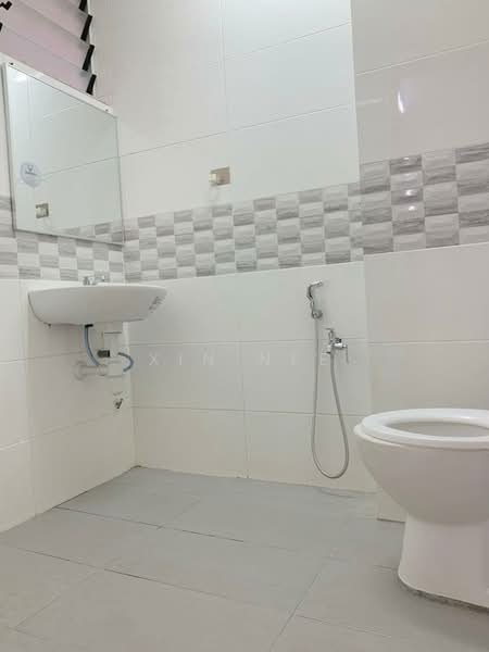 Kondominium untuk Dijual di Subang Ville Aman Luxury Condominiums - Xin Nee - Bathroom - PropertyGuru.com.my