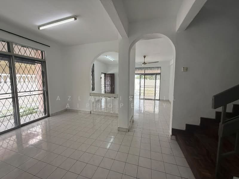 Rumah Berkembar untuk Dijual di Taman Bukit Kempas (Tampoi) - Azlan Ismail aiproperty - PropertyGuru.com.my