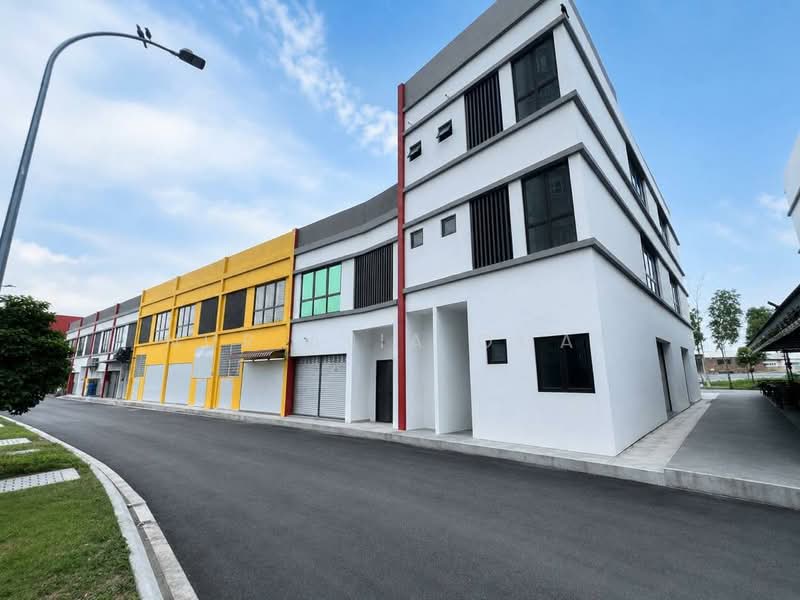 Shop for Rent in Bukit Jelutong (Shah Alam) - Nur Alia Omar - Exterior - PropertyGuru.com.my