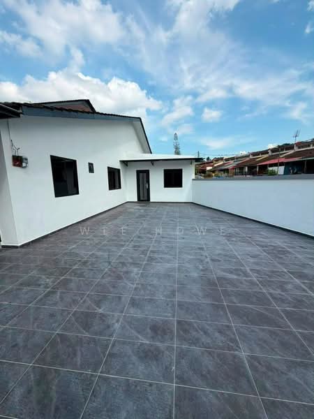 Rumah Teres 1-Tingkat untuk Dijual di Taman Suria (Johor Bahru) - Wee Howe - Exterior - PropertyGuru.com.my