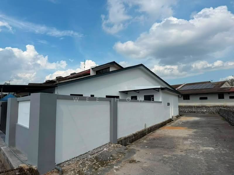 Rumah Teres 1-Tingkat untuk Dijual di Taman Suria (Johor Bahru) - Wee Howe - Exterior - PropertyGuru.com.my