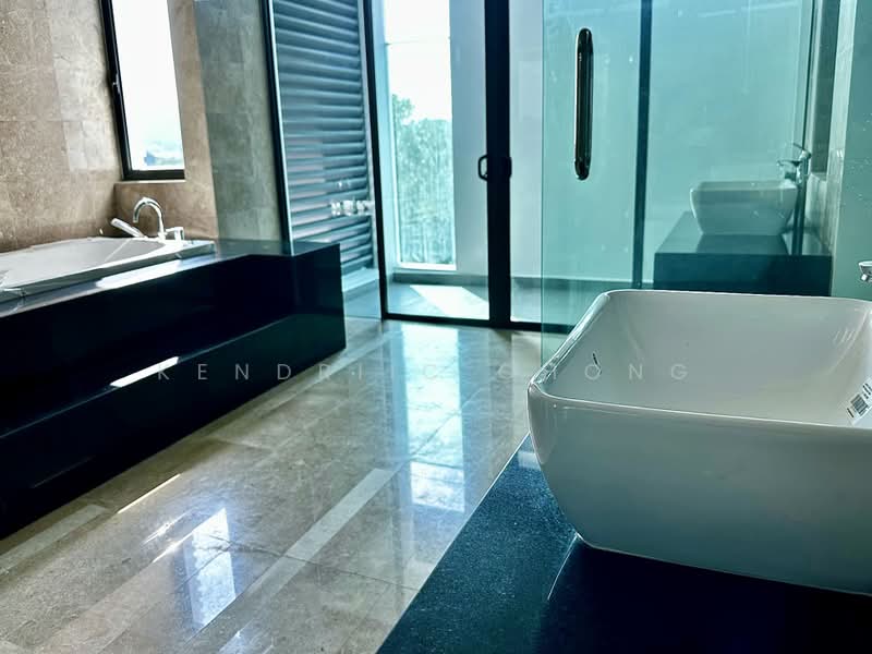Rumah Teres 3 Tingkat untuk Dijual di Duta Villa (Setia Alam) - Kendriic Chong - Bathroom - PropertyGuru.com.my