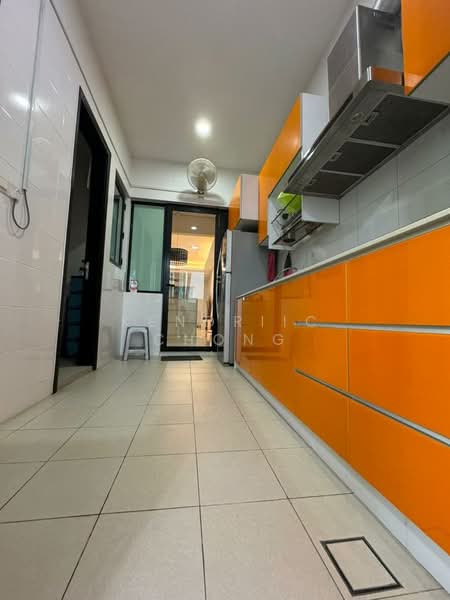 Rumah Teres 3 Tingkat untuk Dijual di Duta Villa (Setia Alam) - Kendriic Chong - Kitchen - PropertyGuru.com.my