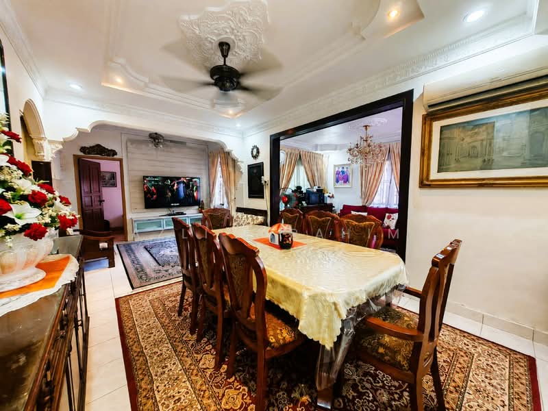 Bungalow for Sale in Bandar Seri Putra (Bangi) - Azli Ibrahim - Dining Room - PropertyGuru.com.my
