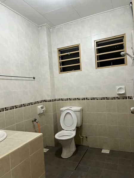 2-storey Terraced House for Sale in Desa Coalfields (Sungai Buloh) - Jimmy Tan - Bathroom - PropertyGuru.com.my
