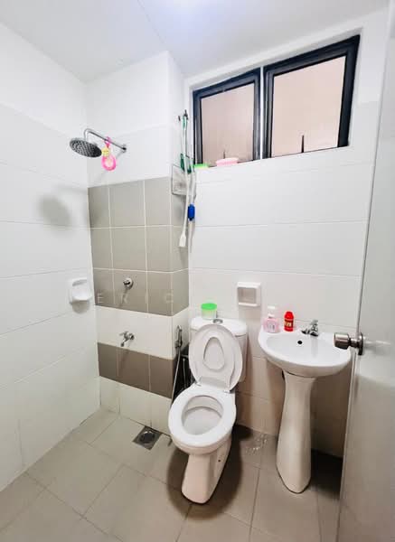 Apartment for Rent at Bayu Angkasa - Erica Lim - Bathroom - PropertyGuru.com.my