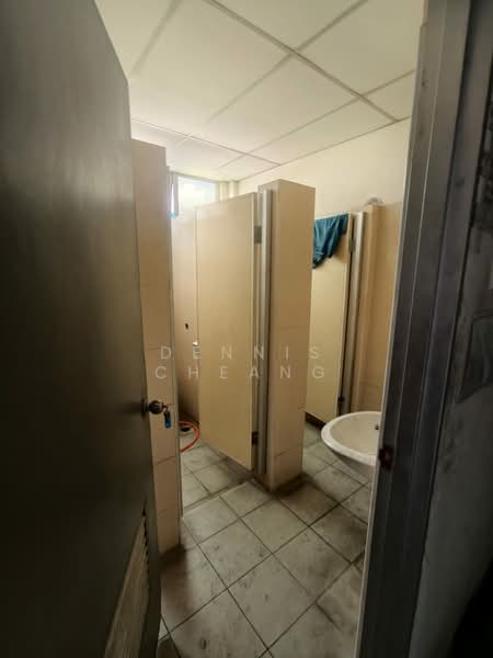 Factory for Sale in Kulai (Johor) - Dennis Cheang - Bathroom - PropertyGuru.com.my