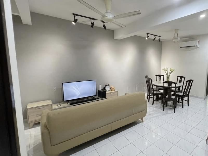 2-storey Terraced House for Sale in Taman Puncak Jalil (Seri Kembangan) - Stephen Lim - Living Room - PropertyGuru.com.my