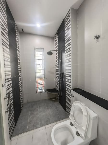 Bungalow for Sale in Bandar Seri Botani (Ipoh) - Lee Muzi - Bathroom - PropertyGuru.com.my