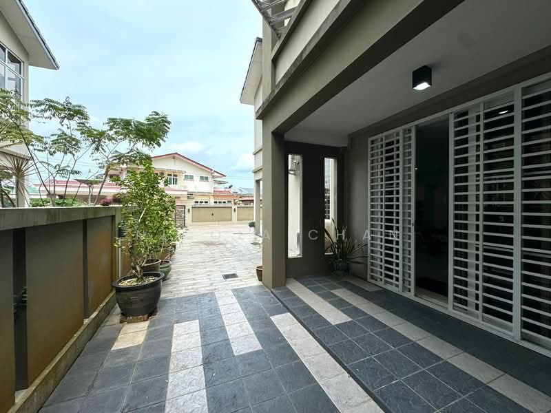 Rumah Berkembar untuk Dijual di Kuching (Sarawak) - Nicola Chan - Exterior - PropertyGuru.com.my
