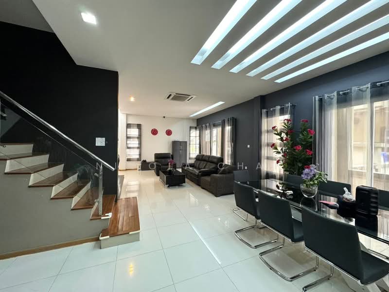 Rumah Berkembar untuk Dijual di Kuching (Sarawak) - Nicola Chan - Living Room - PropertyGuru.com.my
