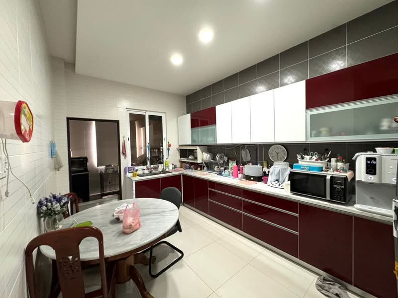 Rumah Berkembar untuk Dijual di Kuching (Sarawak) - Nicola Chan - Kitchen - PropertyGuru.com.my