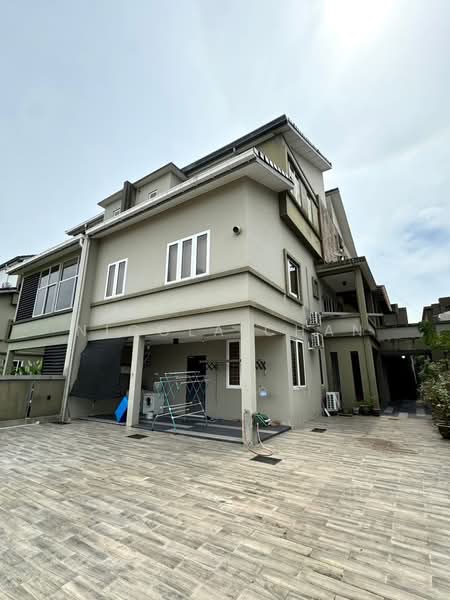 Rumah Berkembar untuk Dijual di Kuching (Sarawak) - Nicola Chan - Exterior - PropertyGuru.com.my