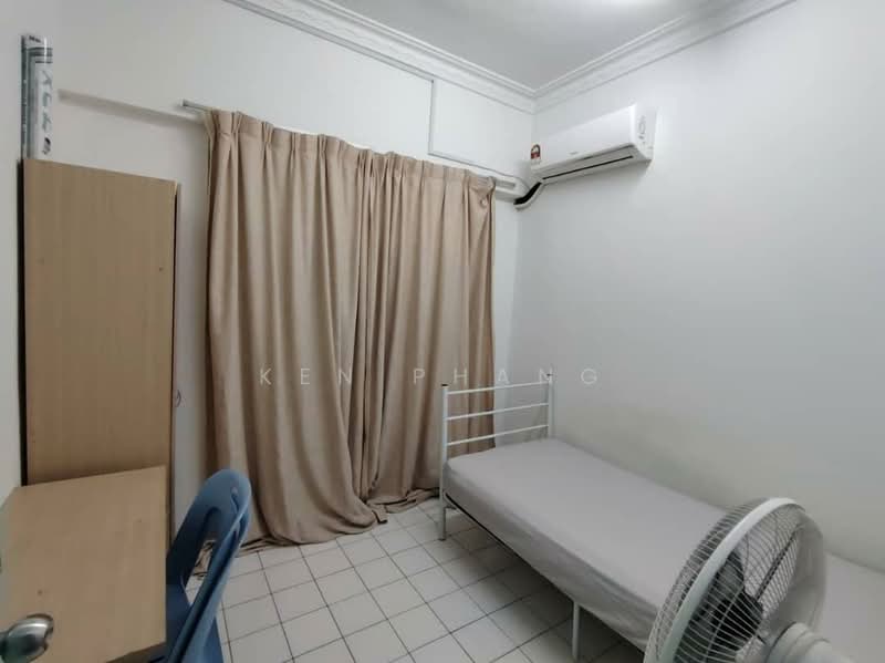 Kondominium untuk Dijual di Seri Cendekia - Ken Phang - Bedroom - PropertyGuru.com.my
