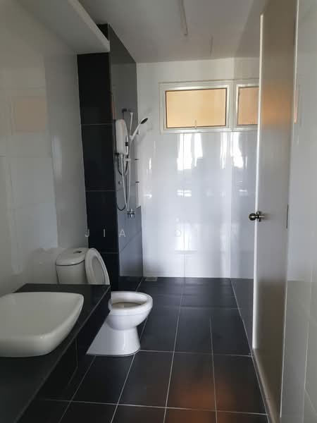Kondominium untuk Dijual di The Clovers - Jia Yong - Bathroom - PropertyGuru.com.my