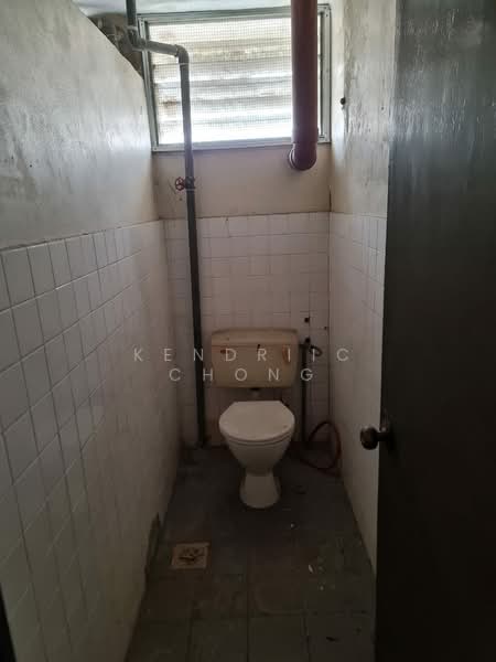 Kedai untuk Dijual di Taman Suria Jaya (Cheras) - Kendriic Chong - Bathroom - PropertyGuru.com.my