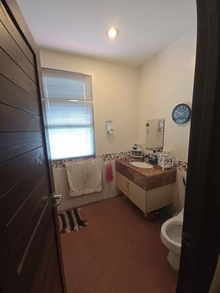 Rumah Berkembar untuk Dijual di Kuching (Sarawak) - Nicola Chan - Bathroom - PropertyGuru.com.my