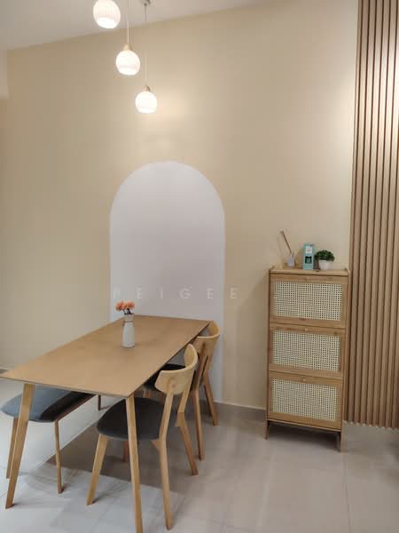 Condominium for Rent at Quinn Residence - PeiGee . - Dining Room - PropertyGuru.com.my
