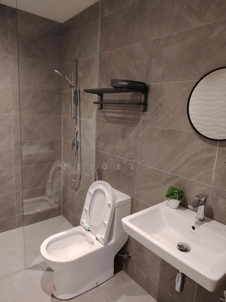 Condominium for Rent at Quinn Residence - PeiGee . - Bathroom - PropertyGuru.com.my