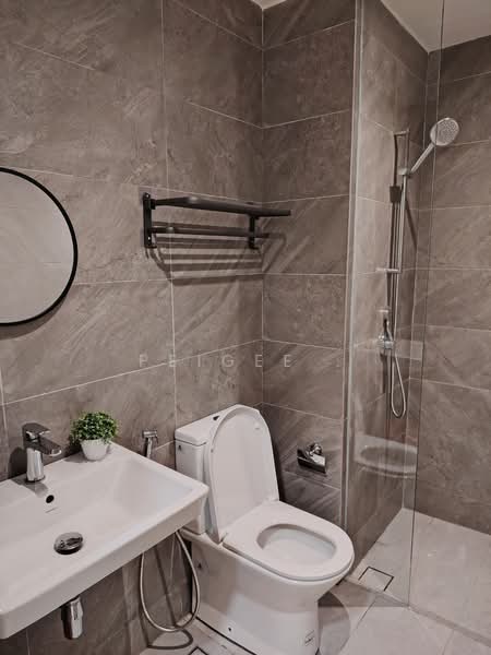 Condominium for Rent at Quinn Residence - PeiGee . - Bathroom - PropertyGuru.com.my