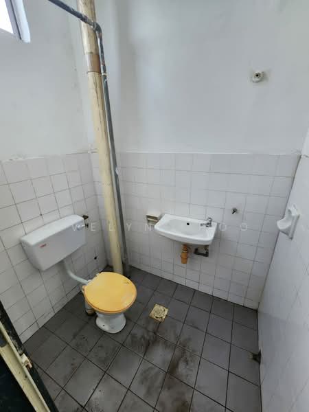 Factory for Rent in Bandar Bukit Beruntung (Bukit Beruntung) - Evelyn Khoo - Bathroom - PropertyGuru.com.my