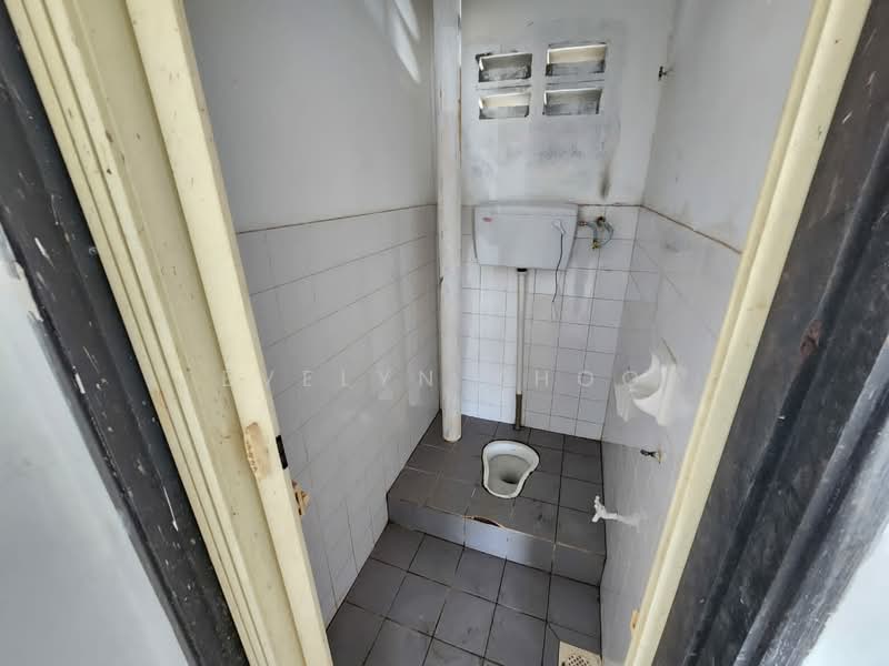 Factory for Rent in Bandar Bukit Beruntung (Bukit Beruntung) - Evelyn Khoo - Bathroom - PropertyGuru.com.my
