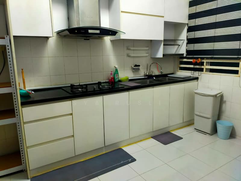 Rumah Teres 2 Tingkat untuk Disewa di Semenyih (Selangor) - Sya Rusli - Kitchen - PropertyGuru.com.my