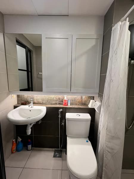 Servis Apartment untuk Disewa di Suria Residence - Justin Tan - Bathroom - PropertyGuru.com.my