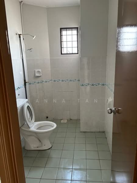 Rumah Teres untuk Disewa di Bandar Puteri Klang (Klang) - Anna Tan - Bathroom - PropertyGuru.com.my