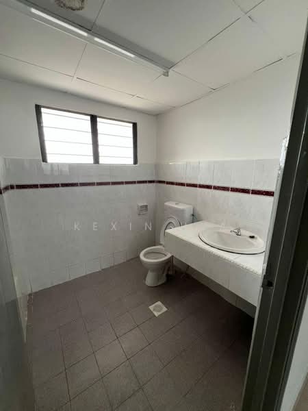 Pangsapuri untuk Dijual di Seri Mutiara Apartment - Kexin Hua - Bathroom - PropertyGuru.com.my