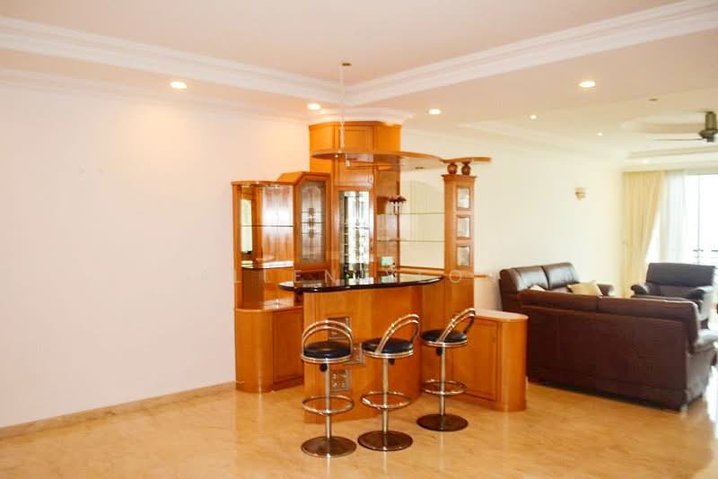 Kondominium untuk Dijual di Gurney Beach Resort - Allen Yeoh - Living Room - PropertyGuru.com.my