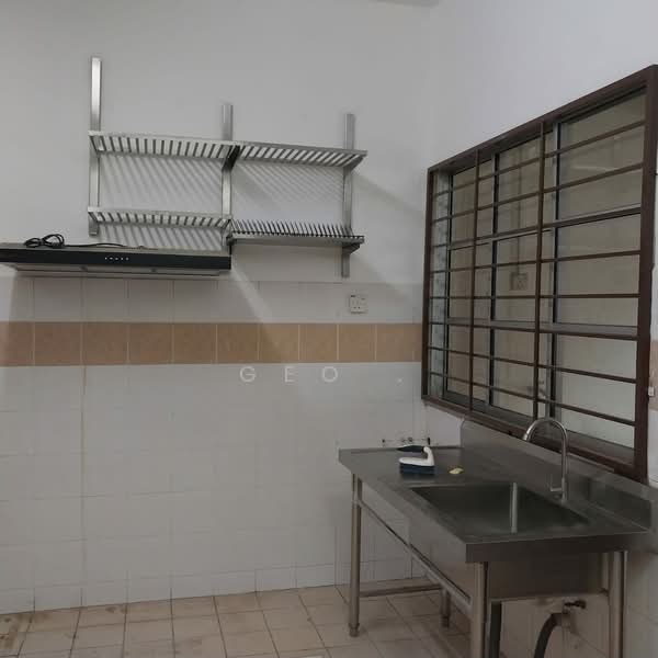 Terraced House for Rent in Putra Heights (Subang Jaya) - Geo . - Kitchen - PropertyGuru.com.my